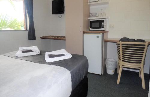 Rosslea Hotel | Banjo Paterson Motor Inn