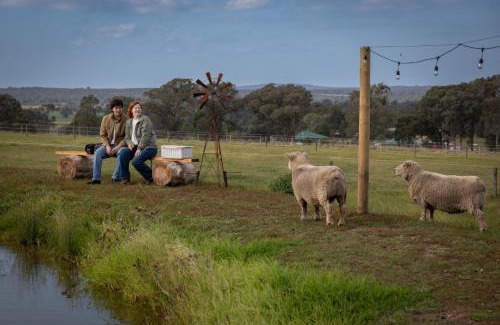 Seaton Villa | Banjos Cabin Gippsland - Luxury Eco Stay - King Bed, Pond Valley Views, Fireplace