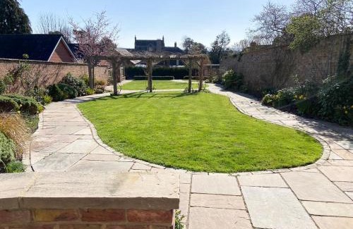 Newnham House | Bank House Apartment