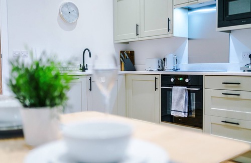 Hillsborough Apartment | Bank House Apartments by Staycay | BRAND NEW!