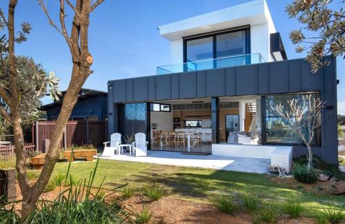 Culburra Beach House | Banksia I Absolute Beachfront