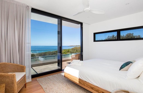 Culburra Beach House | Banksia I Absolute Beachfront