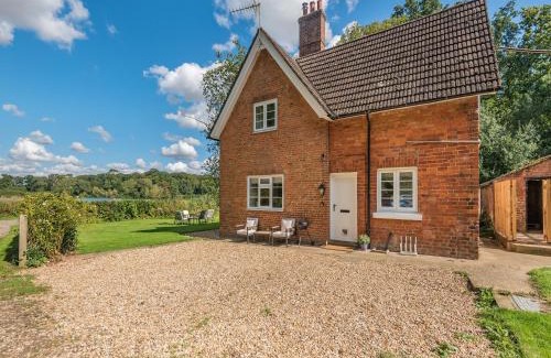 Spilsby House | Bankside Cottage