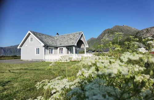 Flakstad Cabin | BanPim Beachside Lofoten