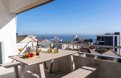 Fresnaye Apartment | Bantry Bay Pearl - Luxury Apt with Ocean Views