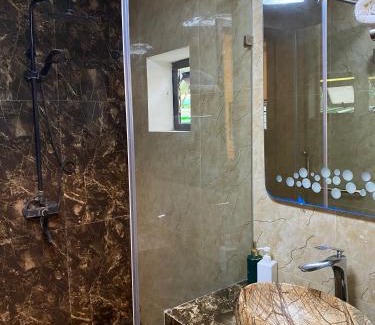 Hoang Mai Hotel | Bao Ngoc Hotel Linh Dam
