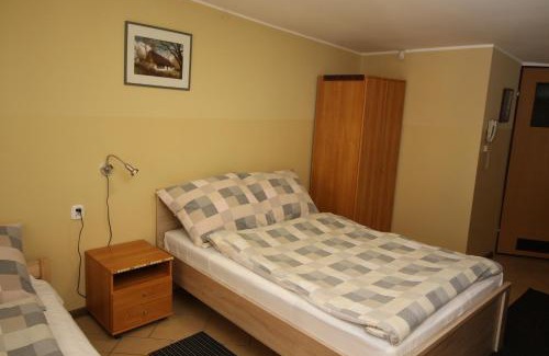 Aleksandrow Lodzki Hotel | Bar Malwa