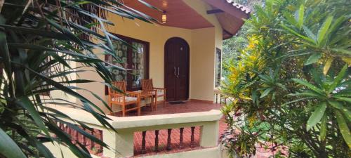 Bira Resort | Bara Beach Bungalows