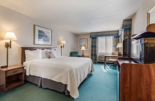Baraga Hotel | Baraga Lakeside Inn