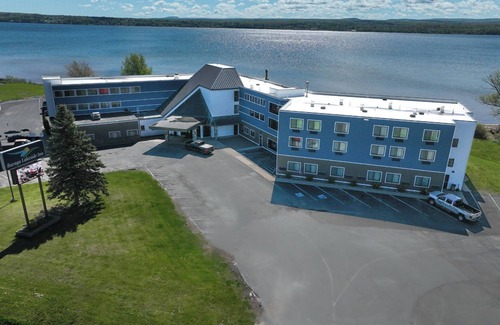 Baraga Hotel | Baraga Lakeside Inn