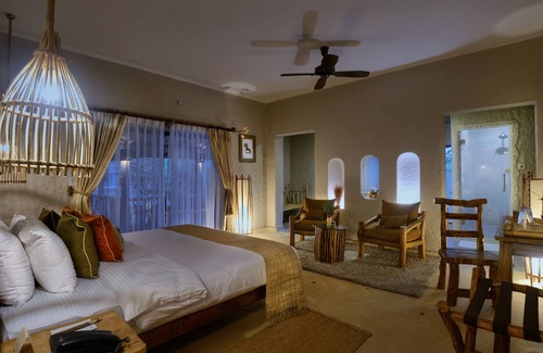 Meghauli Hotel | Barahi Jungle Lodge