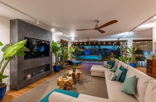 Sant Just Desvern Villa | BARCELONA´S TROPICAL OASIS
