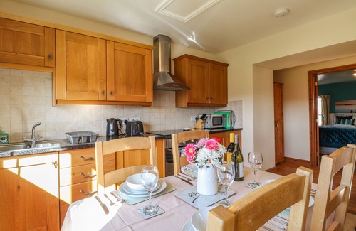Golden Grove House | BARCUD COTTAGE, pet friendly, character holiday cottage in Llandeilo