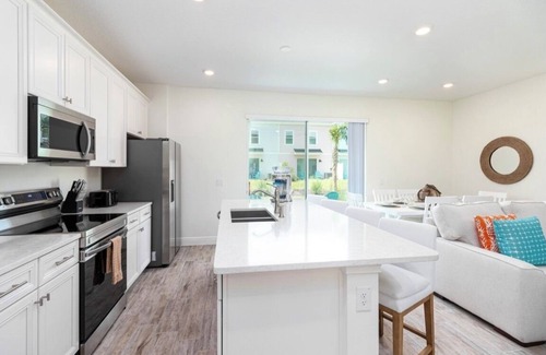 West Kissimmee Cottage | Barefoot Bungalow at Margaritaville | Sleeps 8!