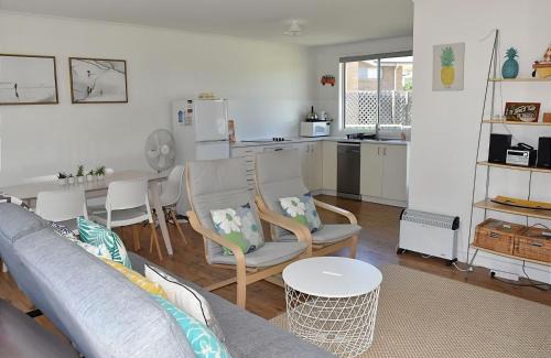 Tomakin House | Barefoot Bungalow