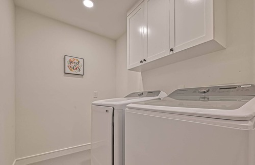 Spring Branch Central House | Barefoot in Spring Branch, Modern Chic Home With Private Pool, Gourmet Kitchen