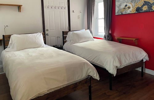 Downtown Ottawa Hostel | Barefoot Inn