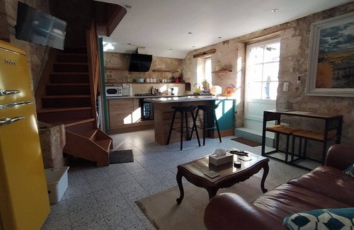 La Tour-Blanche-Cercles Cottage | Barn cottage