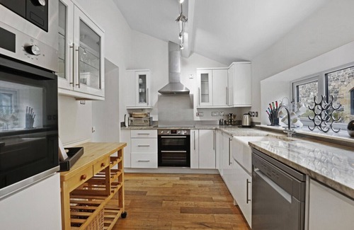 Bamburgh House | Barn Cottage - North East Escapes