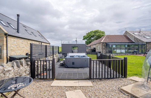 Bamburgh House | Barn Cottage - North East Escapes