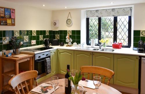 Tiverton House | Barn Court Cottage