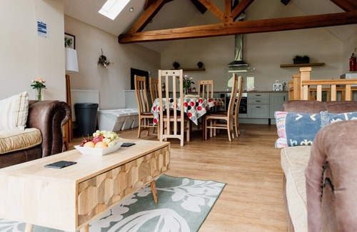 Devils Bridge Cottage | Barn in Wales with Swim Spa & Scenic Views