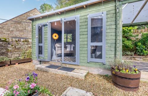 Brampton House | Barn On The Wall