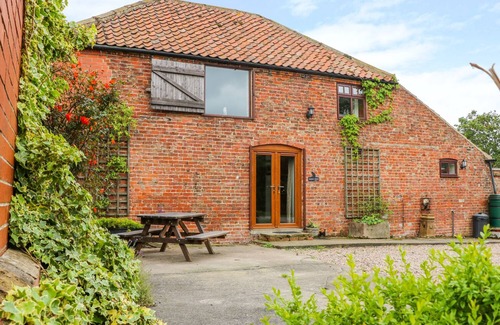 Louth Cottage | BARN OWL, pet friendly, character holiday cottage in Louth