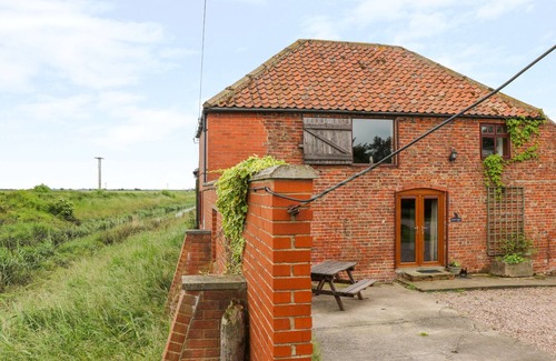 Louth Cottage | BARN OWL, pet friendly, character holiday cottage in Louth