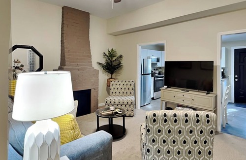 Metropolitan Condo | Barnard Row 1406 | Victorian District + Allows Pets