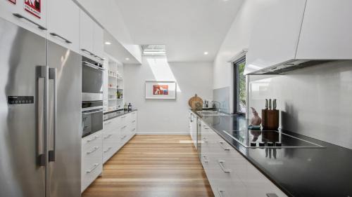 Pretty Beach Central Coast House | Barney's by the Bay