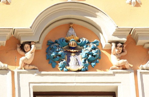 Altstadt Apartment | Baroque house apartment 1st floor with French bed - Baroque house apartment