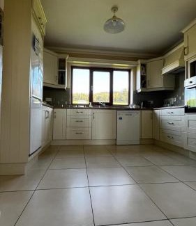 Dromineer House | BARR AN CHNOIC HOLIDAY LETTINGS
