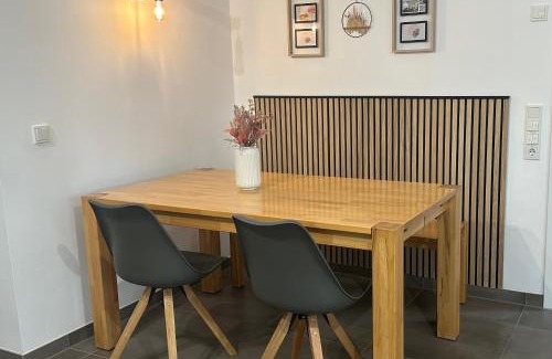 Winterscheiderbroel Apartment | Barrierefreie Ferienwohnung in Winterscheid nahe Köln Bonn bis 4 Personen mit Netflix und mehr