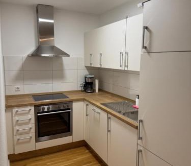 Werne Apartment | Barrierefreie Wohnung im Herzen der Stadt mit Parkplatz, Wifi und TV - Emma