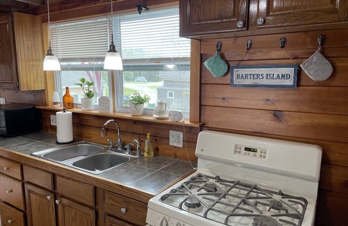 Isle of Springs Cottage | Barters Island Cottage on the Rock