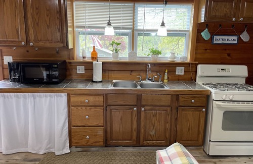 Isle of Springs Cottage | Barters Island Cottage on the Rock