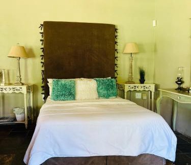 Magaliesberg House | Bartons folly rose guesthouse