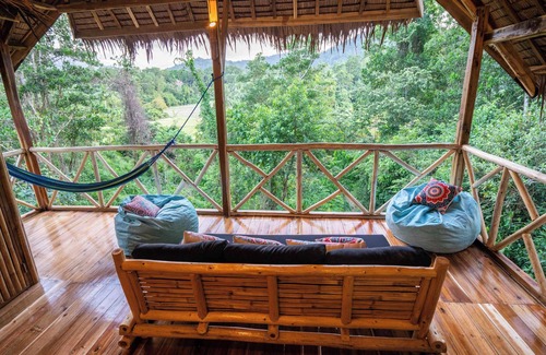 El Nido Villa | Barya Lang Villa with Jeepney Bedroom, Near Town & Lio Beach, Starlink WiFi!