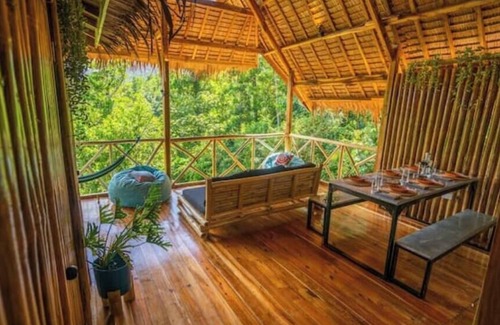 El Nido Villa | Barya Lang Villa with Jeepney Bedroom, Near Town & Lio Beach, Starlink WiFi!