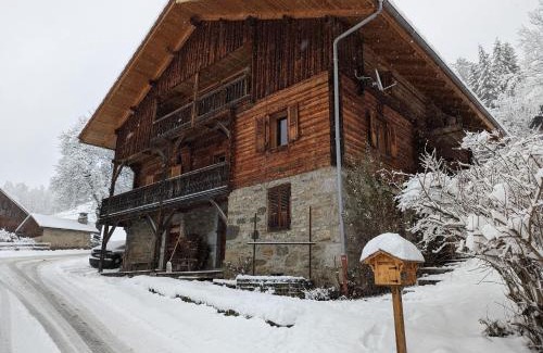 Saint-Jean-de-Sixt Apartment | Bas de chalet au coeur des Aravis, entre lac et montagne