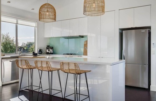 Cape Schanck House | Bass Vista - watch the ships sail by