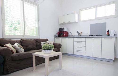 Haifa Apartment | Bat Galim Simple Living 1BR Apartment