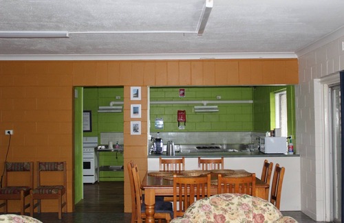 Batemans Bay Hostel | Batemans Bay Holiday Park - Hostel