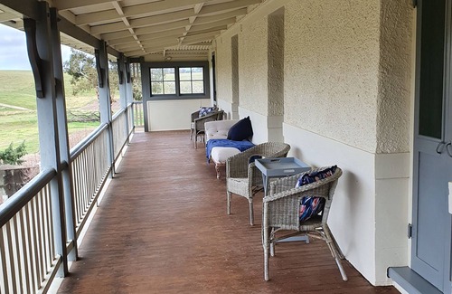 Caloola House | Bathurst Tranquill Farm Getaway