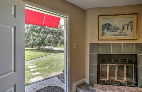 Westminster House | Baton Rouge Townhome with Pool Access - 7 Mi to LSU!