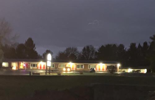 Hillsdale Hotel | Baw Beese Inn