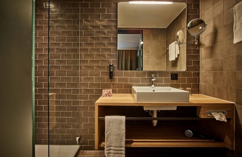Visp Hotel | Baxter Hotel