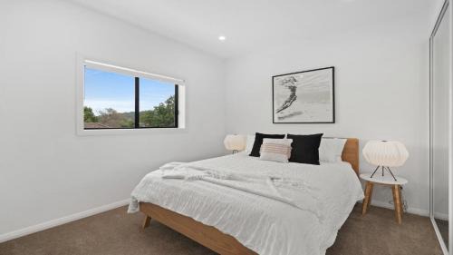 Booker Bay House | Bay Bliss U1 - Booker Bay, walk to Ettalong beach, shops, cafes