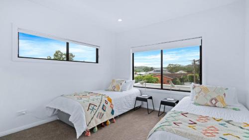 Booker Bay House | Bay Bliss U1 - Booker Bay, walk to Ettalong beach, shops, cafes